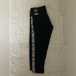 ❤️ NWT!! Victoria Sport Crop Capri Black Large